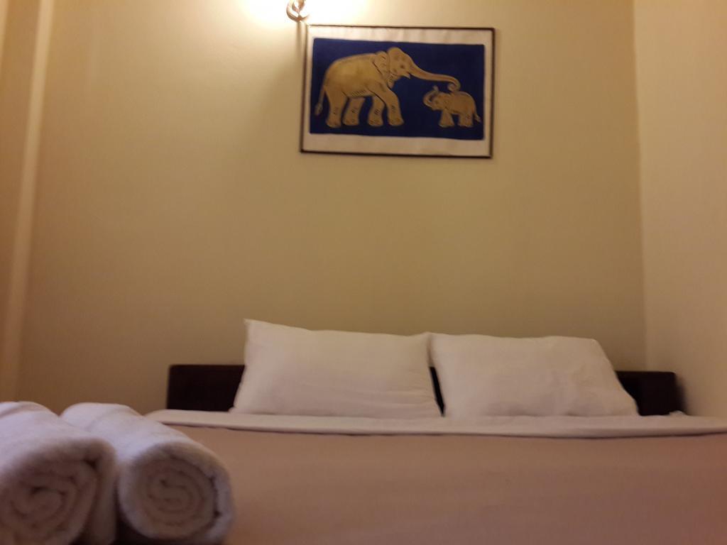 อาตี๋ เกสต์เฮ้าส์ Hotel หลวงพระบาง ภายนอก รูปภาพ