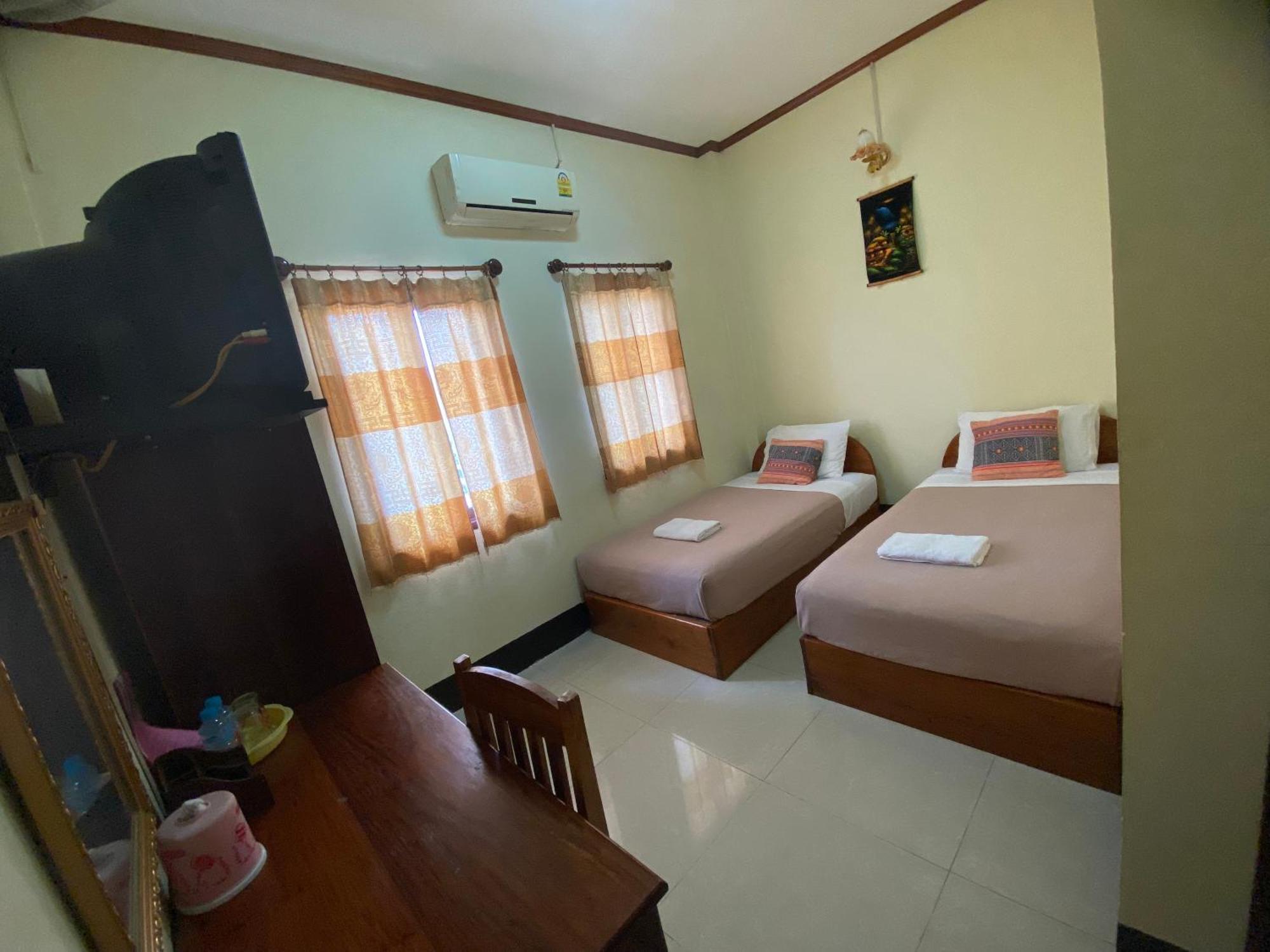 อาตี๋ เกสต์เฮ้าส์ Hotel หลวงพระบาง ภายนอก รูปภาพ