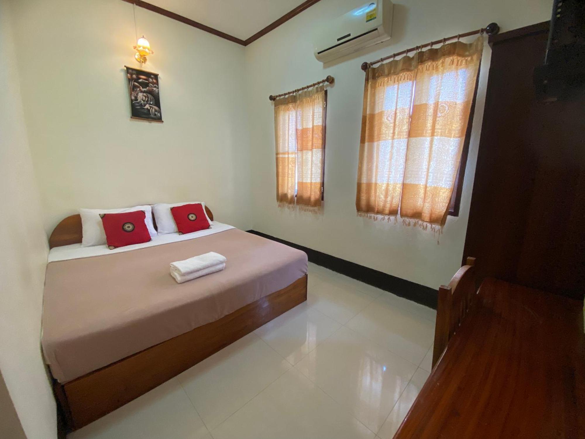อาตี๋ เกสต์เฮ้าส์ Hotel หลวงพระบาง ภายนอก รูปภาพ